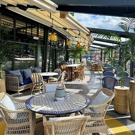 Quality Ξενοδοχείο 4*